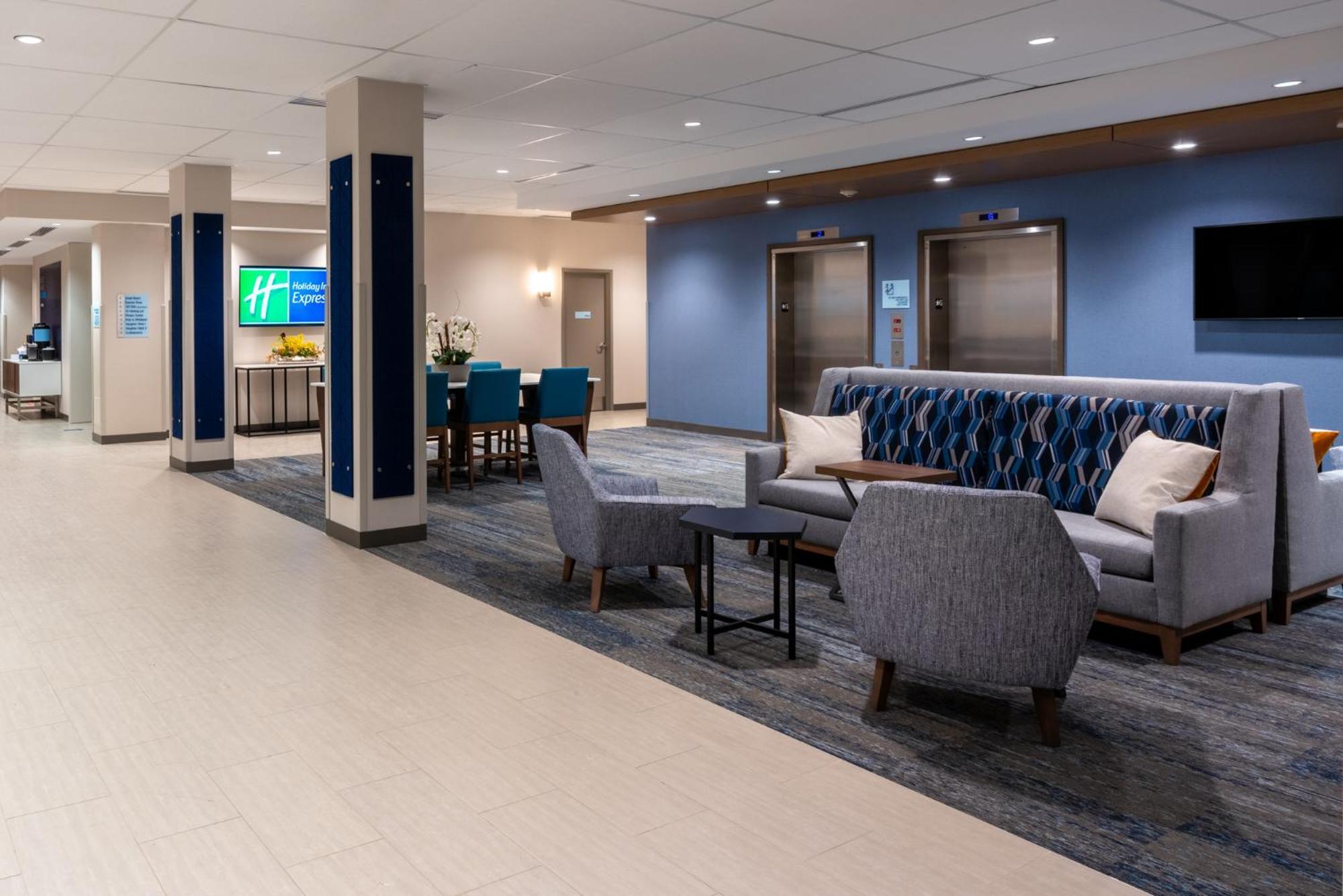 Express & Vaughan-southwest By Ihg Hotel